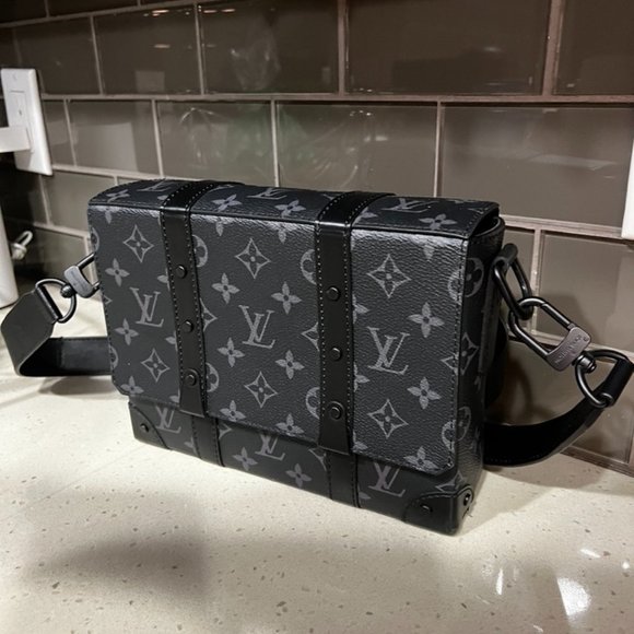 $450 wire. Preloved Louis Vuitton Olav PM Messenger Bag Damier